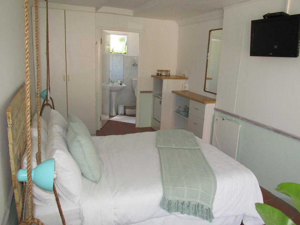Due South Guest House Langebaan Kültér fotó